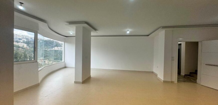 For Sale: Apartment in Mar Takla, Hazmieh